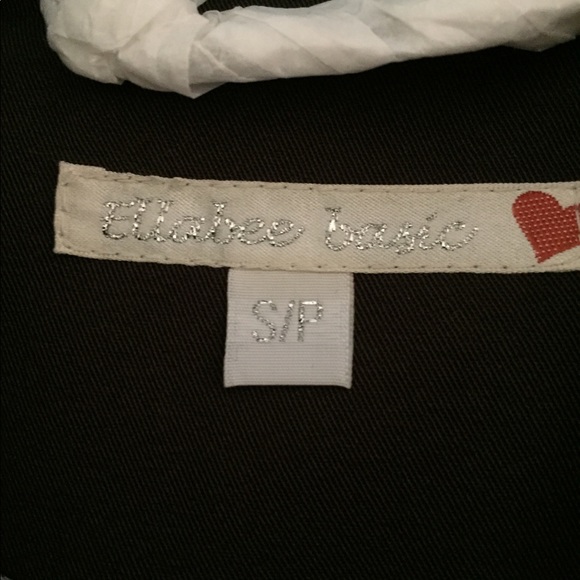 New! Fall trench with belt and inside pocket - Picture 7 of 9